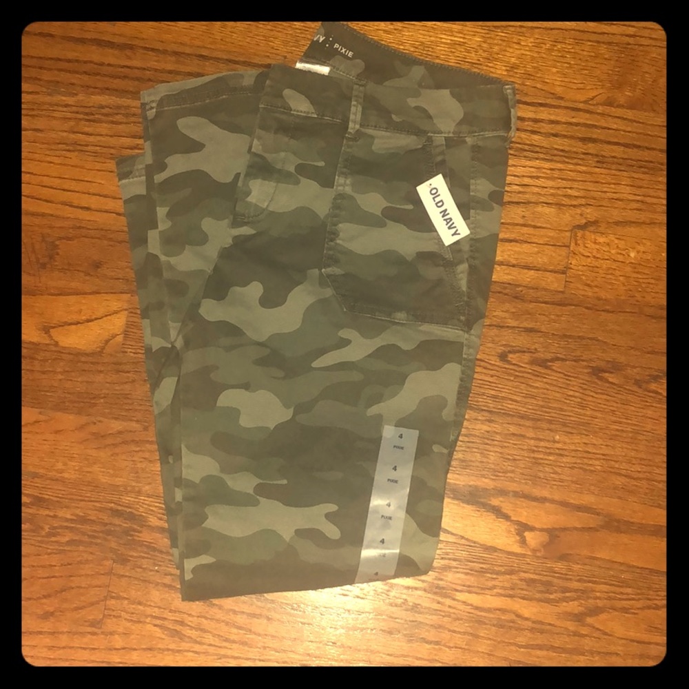 Women’s Old Navy Pixie Crop